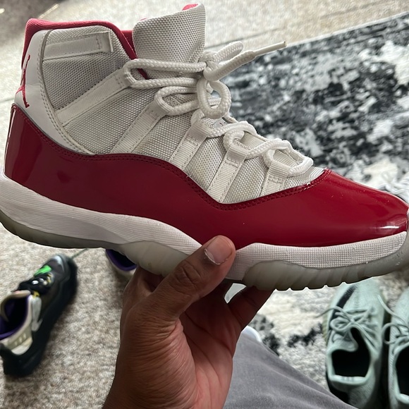 Jordan CHERRY RED 11’s